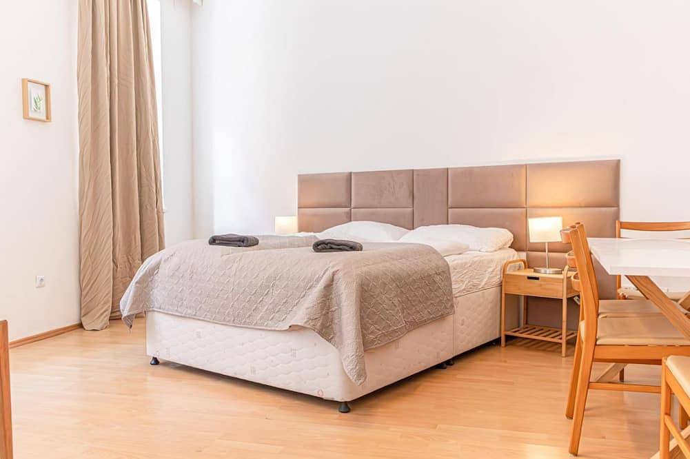 Geheel appartement, Cozy Budget 3Br Apt. with The Best Location in Wenen, Wienerwald