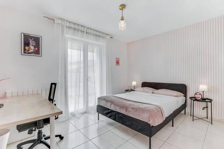 Location de vacances pour 12 personnes, avec piscine ainsi que jardin et jacuzzi, adapté aux familles à Plaisance-du-Touch - 4