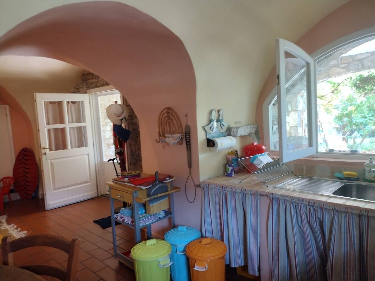 Casa Vacacional 'Pequeño Rincón del Paraíso' con Terraza Privada, Jardín y Wi-Fi in Taggia (City), Taggia