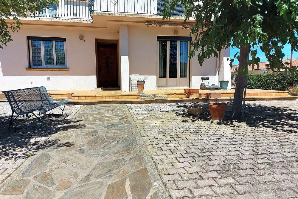 Appartement entier, 2km de mer plage 115m2 jardin 2ch 6pers ok animaux cheques vacances parking wifi in Latour-Bas-Elne, Côte méditerranéenne (France)