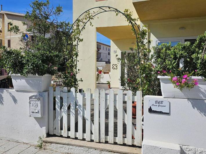 Chambre d’hôte pour 2 personnes, avec terrasse et vue, adapté aux familles dans Santa Teresa Gallura - 2