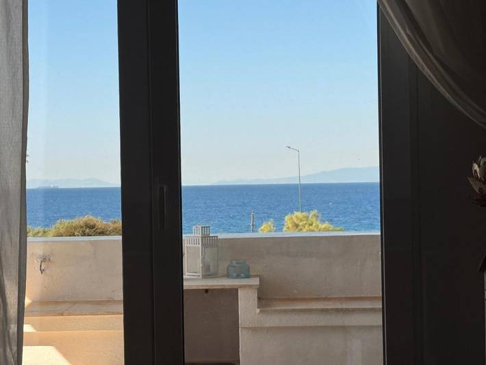 Location de vacances pour 8 personnes, avec vue ainsi que piscine et jardin, adapté aux familles dans Saronida - 4