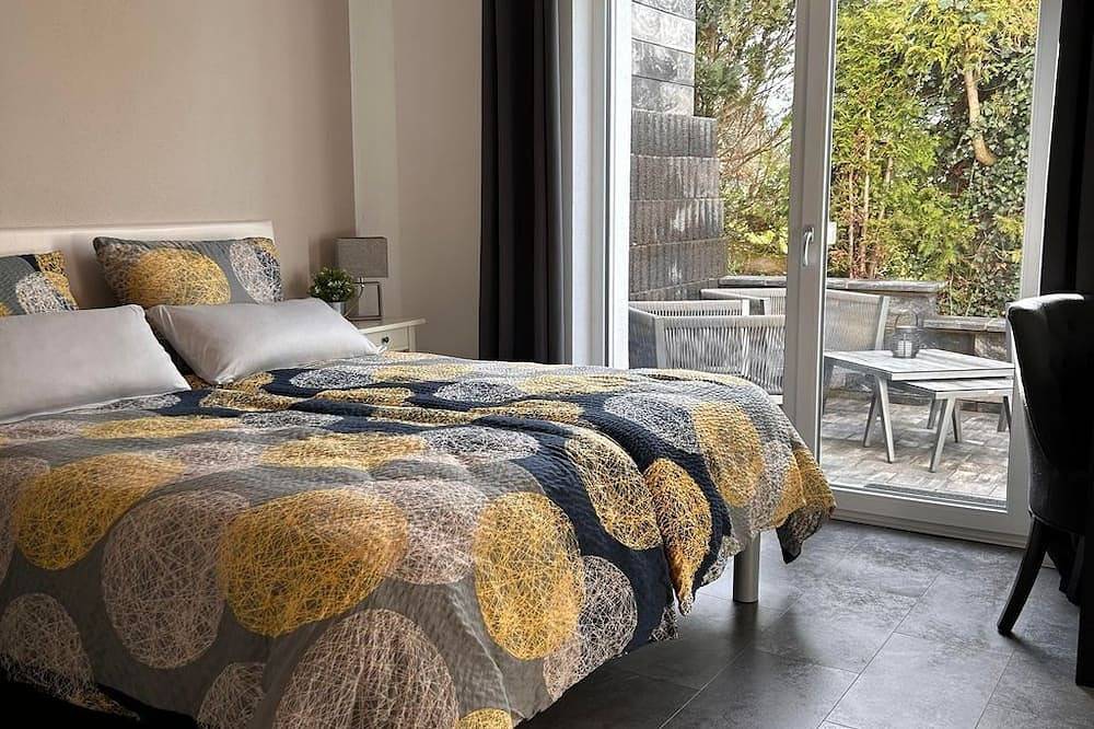 Ferienwohnung mit zwei Terrassen - Haus Übernachtenswert in Cond, Cochem