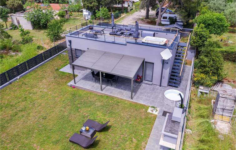 Ferienhaus für 4 Personen, mit Terrasse in Peroj - 2