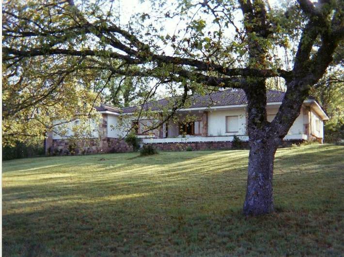 Casa de vacaciones para 9 personas, con terraza además de jardín y vistas, Se admiten mascotas en El Valle (Soria)