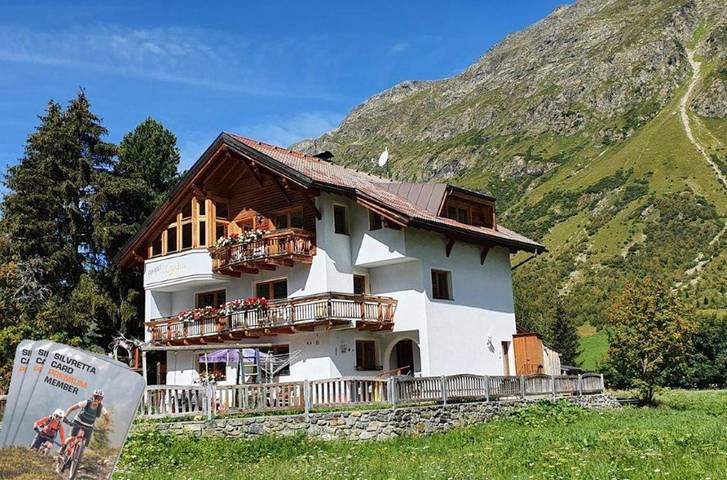 Ferienwohnung für 6 Personen, mit Ausblick und Garten sowie Sauna in Galtür