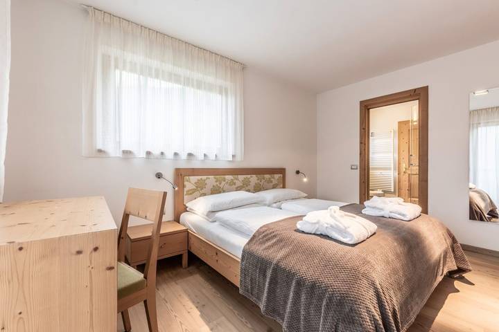 Ganze Wohnung, Ferienwohnung "Le Table B" mit Bergblick, Garten und Wlan in San Vigilio di Marebbe, Enneberg