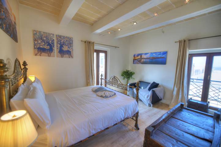 Ganze Wohnung, Ferienwohnung für 4 Personen mit Terrasse in Valletta, Insel Malta