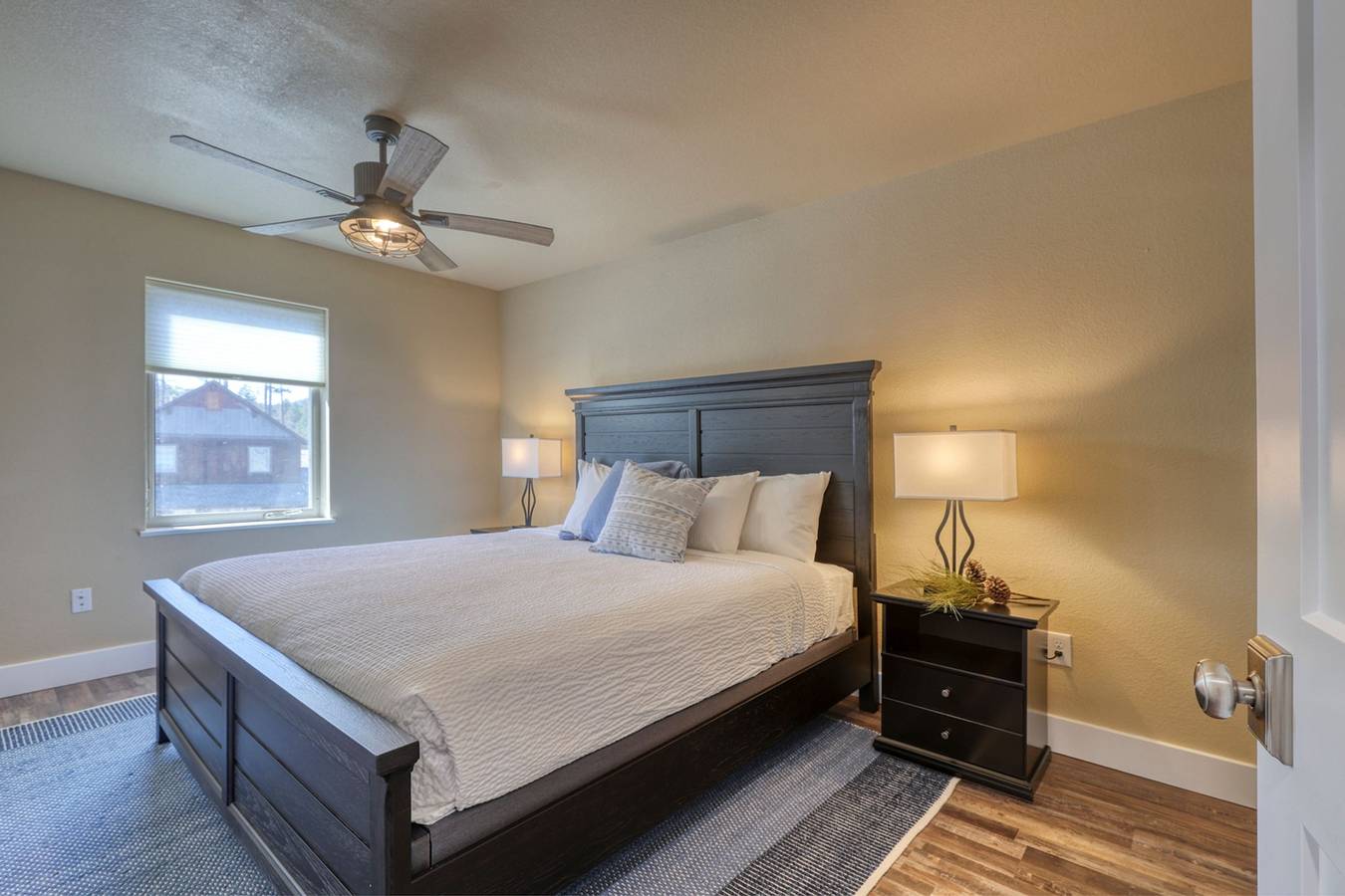 Hel lägenhet,  Modern Condo near Bh attractions-Garage &Parking in Black Hills