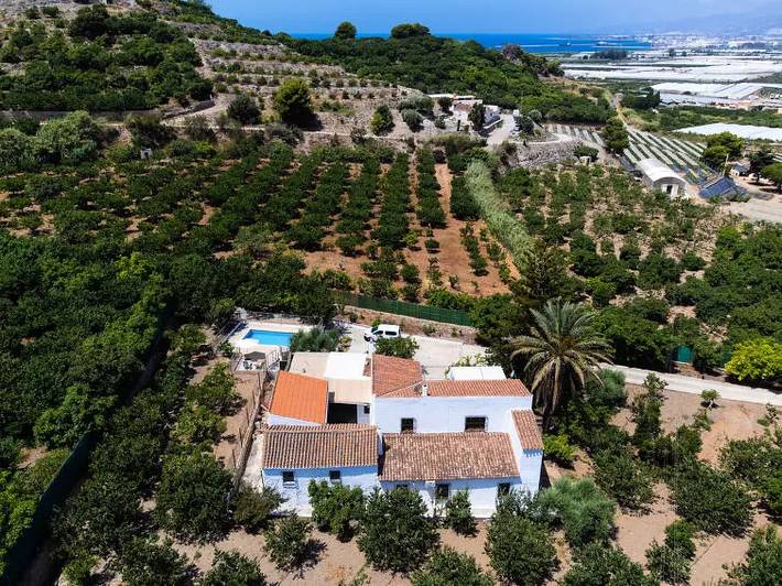 Casa rural para 7 personas, con piscina y jardín en Motril