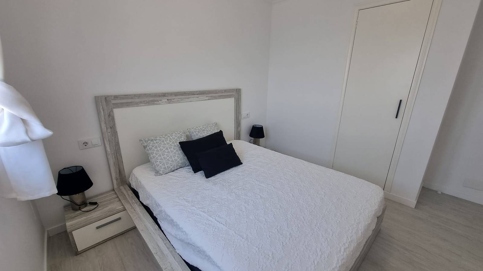 Apartamento vacacional entero, Seaside Apartment Sleeps 6 with Balcony in Villagarcía de Arosa, Rias Baixas