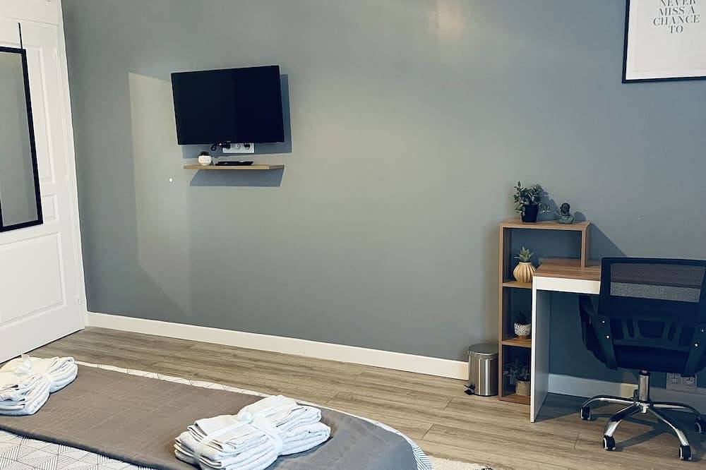 Ganze Wohnung, Apartment-Ensuite mit Bad-Balkon in Châtellerault, Vienne