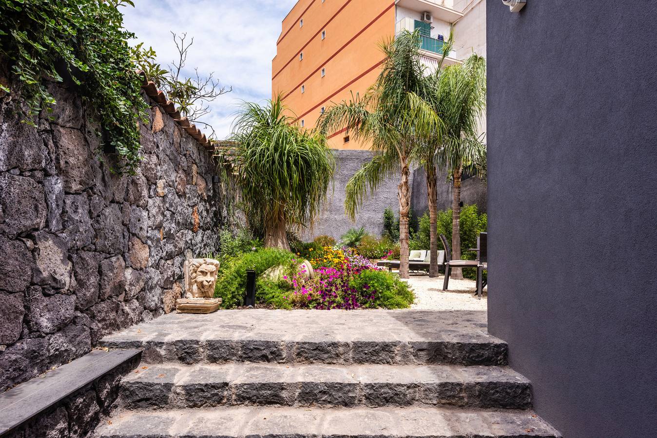 Apartamento entero, Leone Apartment with Garden in Catania, Provincia de Catania