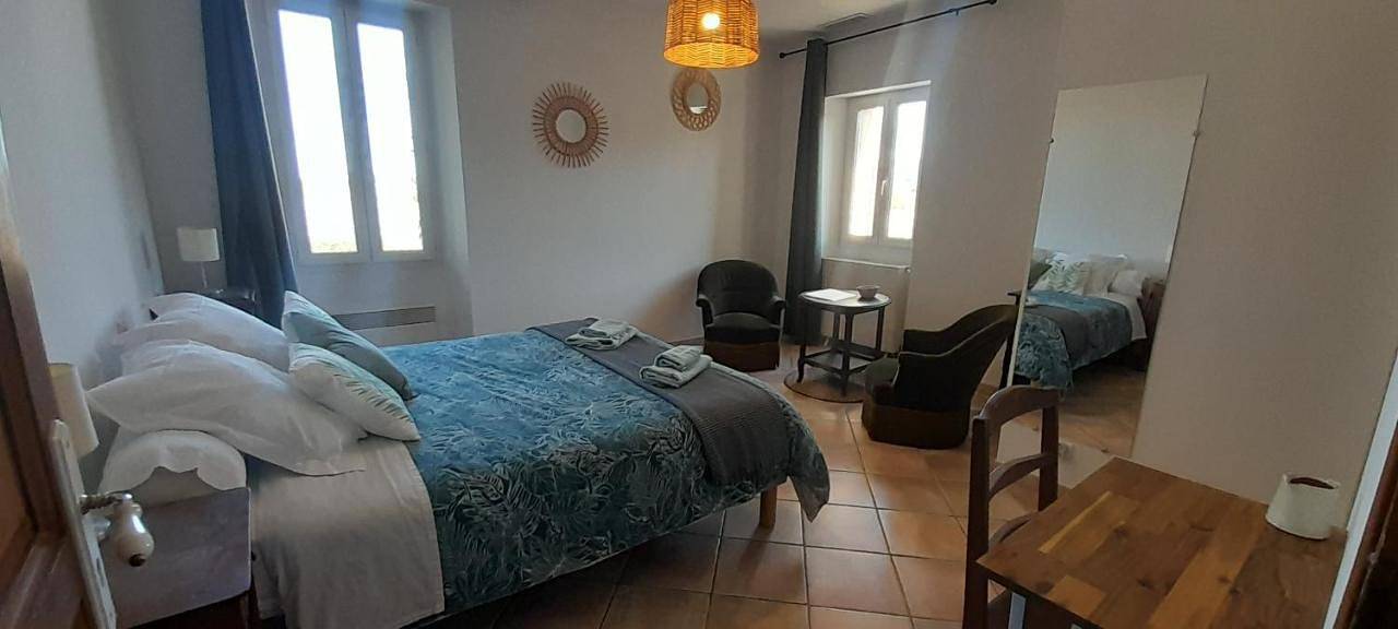 Domaine Les Peupliers - Chambres d'Hôtes, Suite et Table d'Hôtes - in Lagnes, Parc naturel régional du Luberon