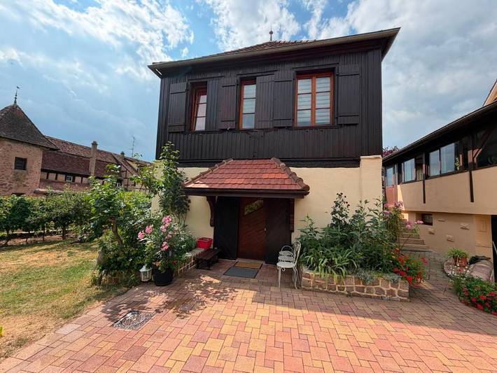 Vakantiehuis voor 4 personen, with Balkon and Terras as well as Tuin and Uitzicht in Riquewihr