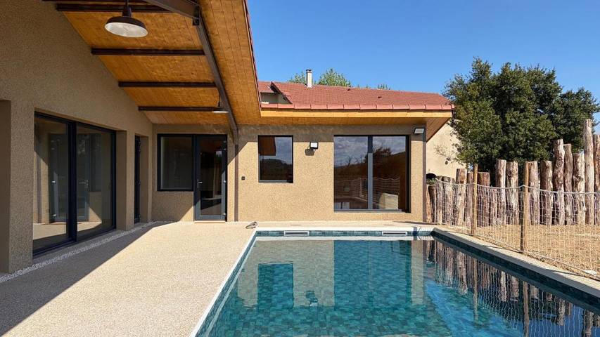 Location de vacances pour 10 personnes, avec vue et jardin à Chantemerle-les-Blés - 4