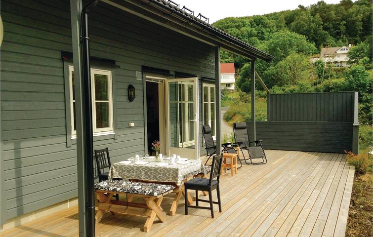 Ferienhaus für 6 Personen mit Terrasse in Lindås