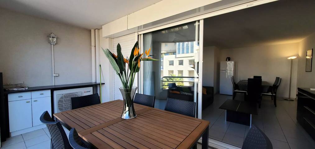 Gîte pour 4 personnes, avec balcon et piscine, animaux acceptés dans Plage du Port Fréjus - 2