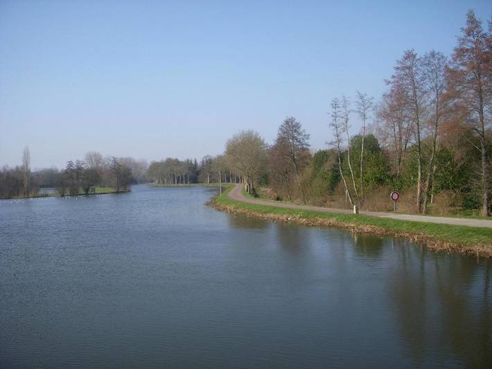 Hôtel pour 2 personnes, avec jardin à Lanouée - 2