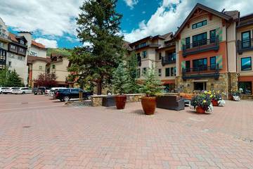 Vacation Apartment for 4 Guests in Vail Ski Resort, Vail, Picture 4