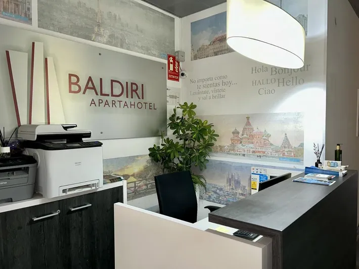 Aparthotel para 2 personas, con terraza y jacuzzi - 1