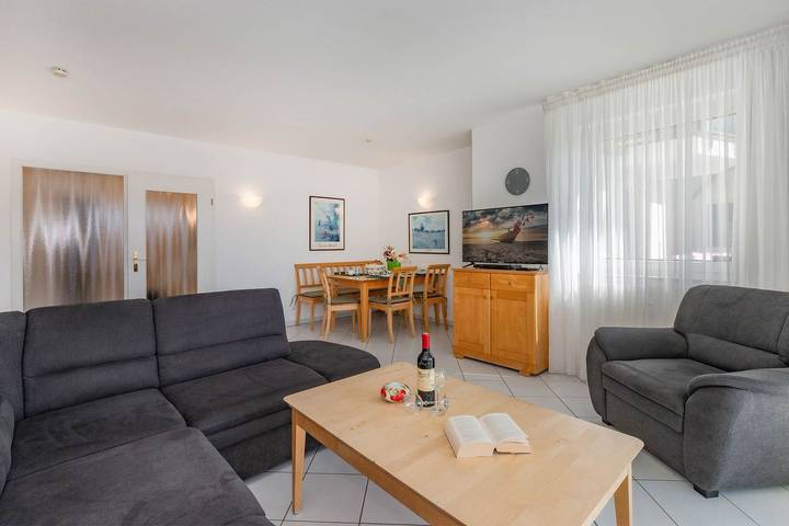 Ganze Wohnung, Waldhaus Fewo 14 Lina - ruhige zentrale Lage in Zempin, Usedomer Norden