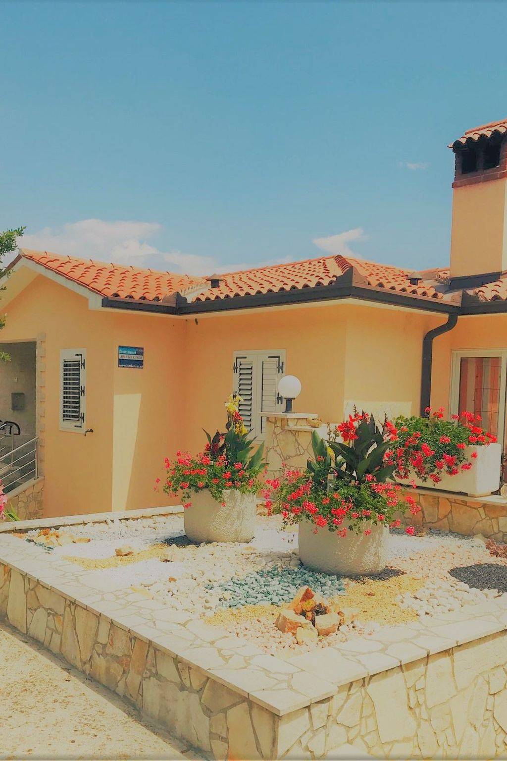 Ganze Wohnung, Niki mit Meerblick in Raša, Ostküste Istrien