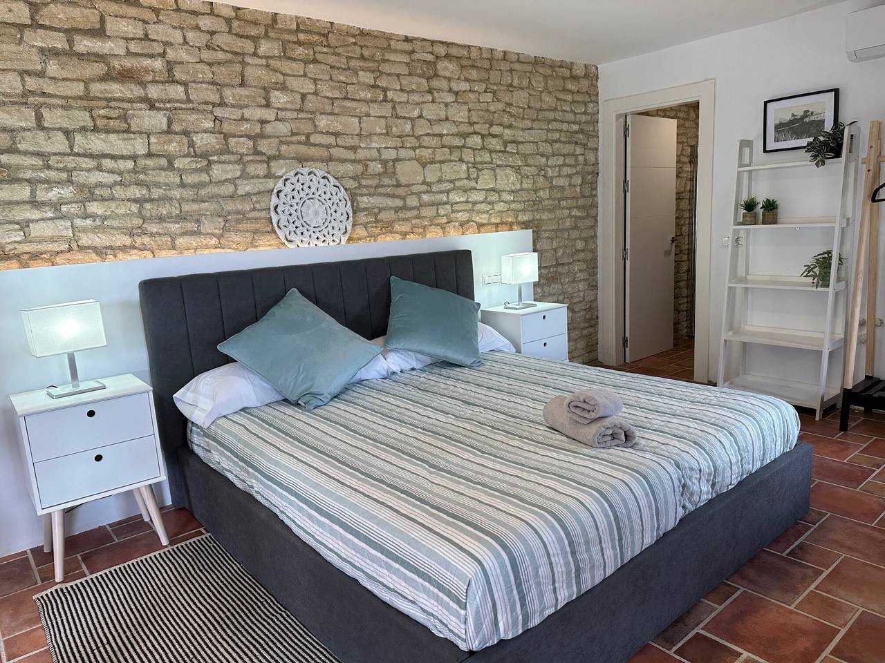 Zimmer 'Redonda De Piedra 5' mit Bergblick, privatem Pool und Wlan in Setenil de las Bodegas, Pueblos Blancos