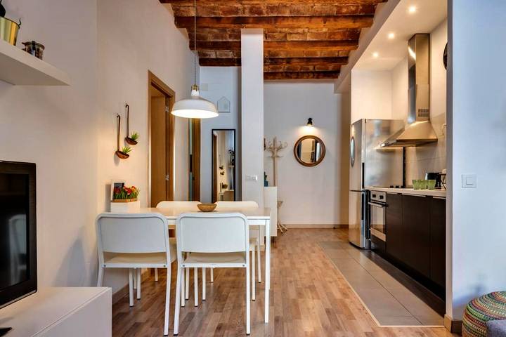 Apartamento para 4 personas, con vistas y balcón en Sants