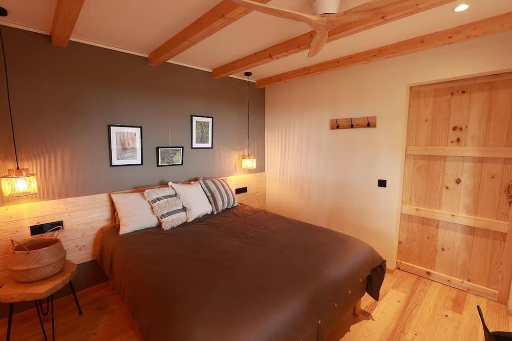 Nature Cabin on private estate and Coast Barcelona with Wellness. in Supermaresme, Sant Vicenç de Montalt