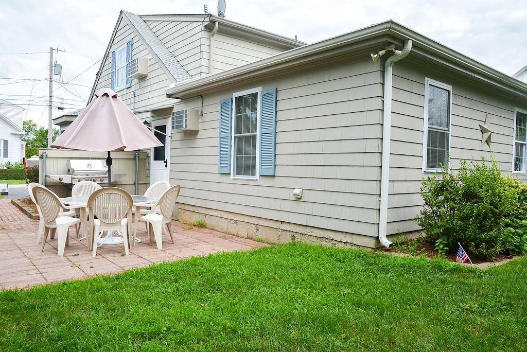 Ganze Wohnung, Weniger als eine Meile von Rwu, Entfernung zum historischen Innenstadt Bristol zu Fuß in Bristol (RI), Bristol County