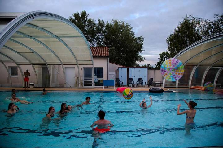 Parc de vacances pour 6 personnes, avec jardin ainsi que piscine et terrasse en Vendée - 4
