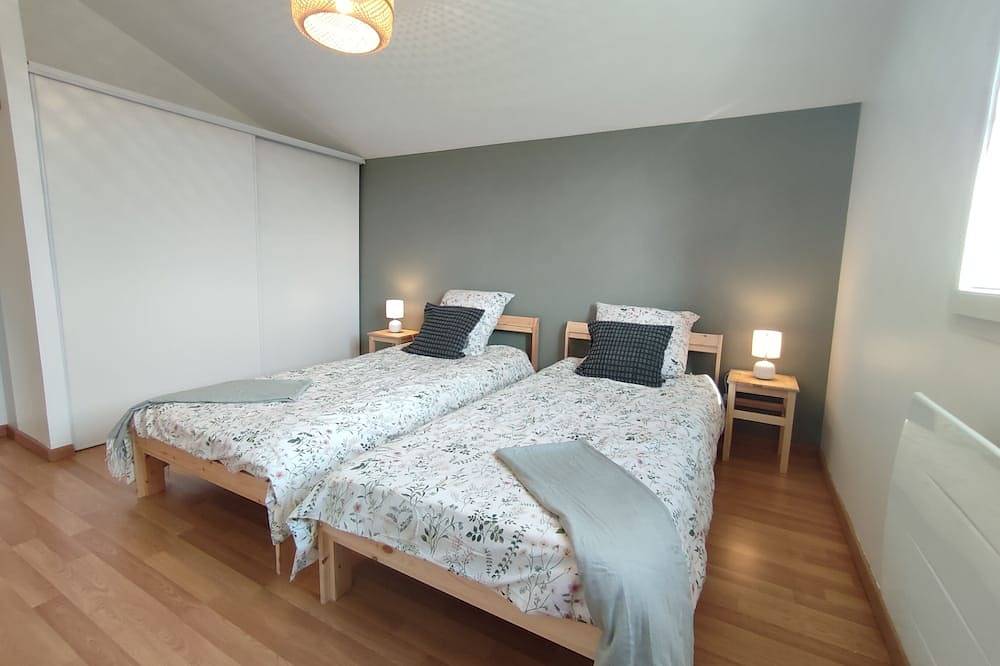 Entire apartment, Meublé de Tourisme 3, Lumineux Avec Terrasse, vue sur Montagne et Grand Jardin in Saint-Pée-sur-Nivelle, Bayonne region