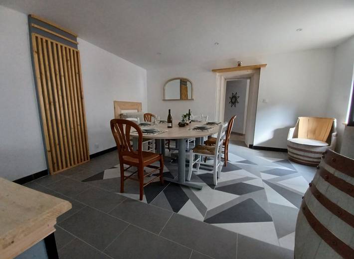 Gîte pour 9 personnes, avec terrasse ainsi que jacuzzi et jardin dans Parc Naturel Régional du Pilat - 3