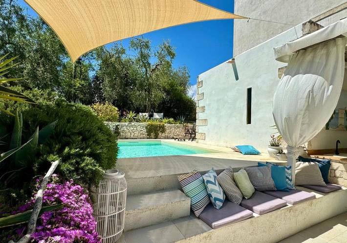 Villa per 4 persone, con Terrazza e Giardino nonché Piscina e Panorama a Vieste