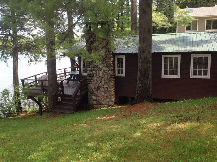 Log cabin for 4 people, with balcony and garden in Lake George