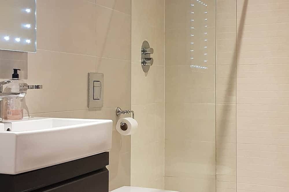 Entire apartment, Willow Suite - One-bed studio apartment in Peterborough