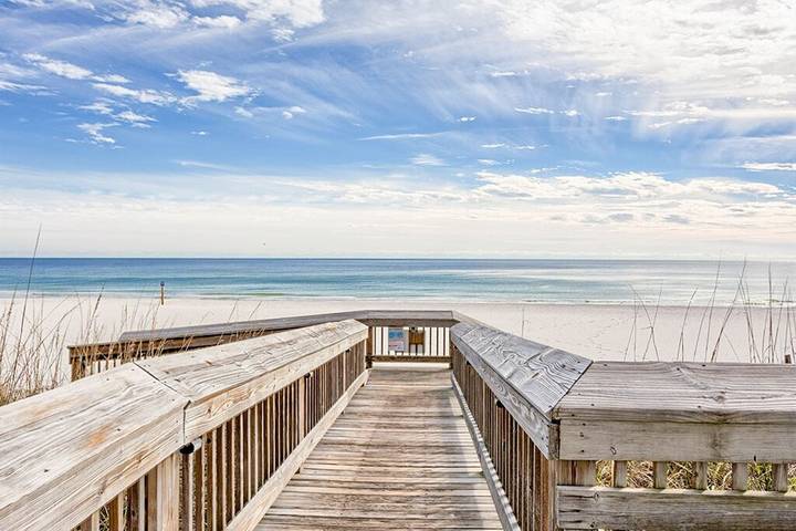 Vacation apartment for 6 people, with pool and balcony in Alabama