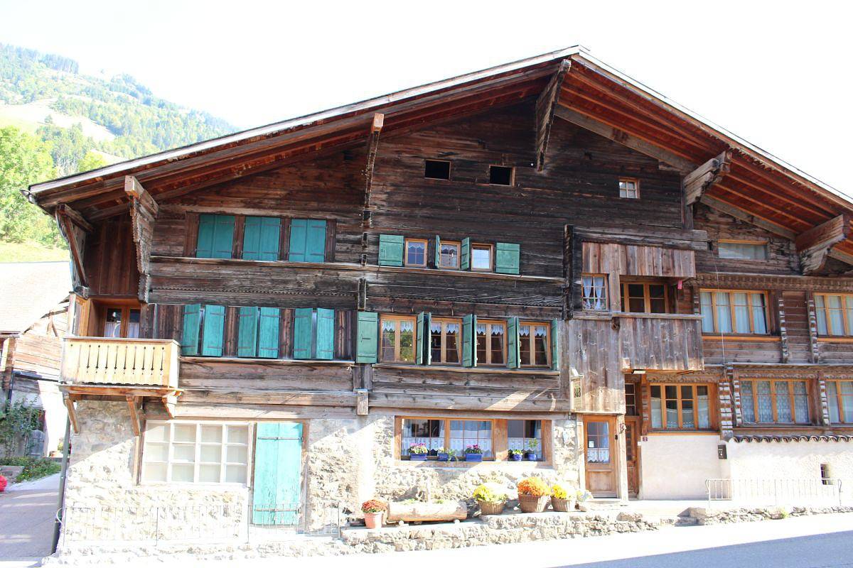 B&B Chalet La Pivoine - Chambre rez in Rossinière, Alpes Vaudoises