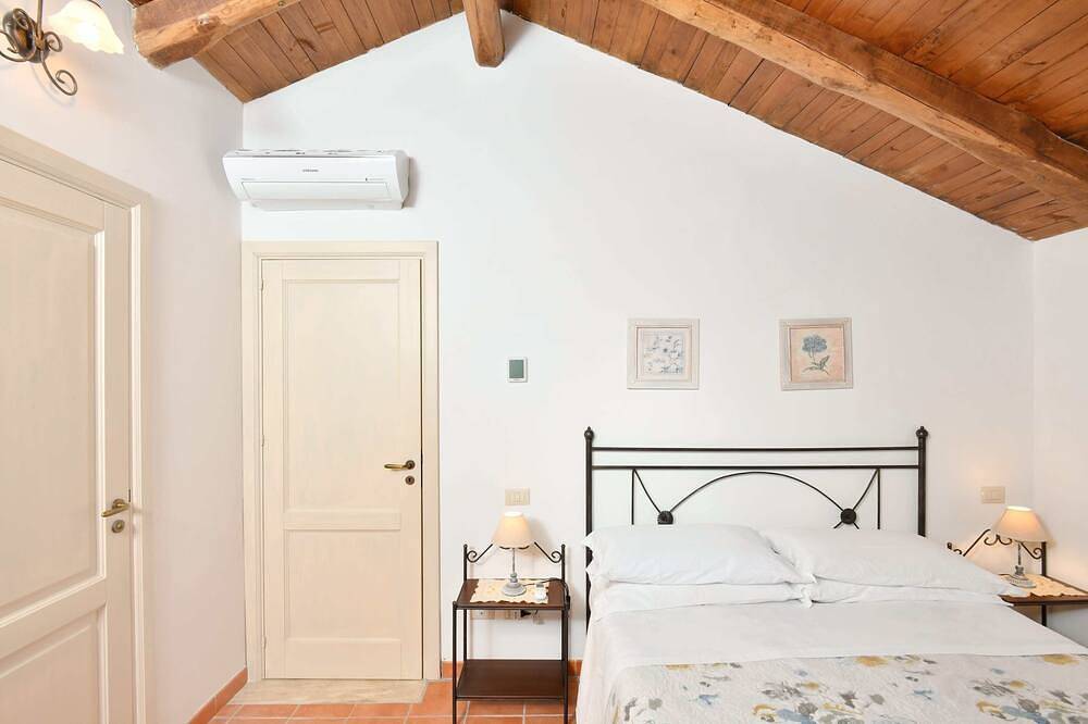 Entire Villa for Family Reunion, Retreats & Events for up to 30guests in Alano (Castellabate), Castellabate