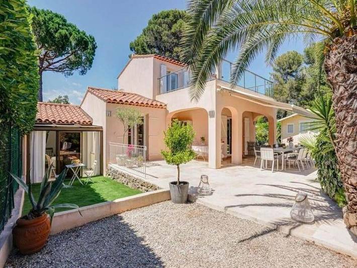 Villa pour 8 personnes, avec jardin ainsi que piscine et jacuzzi à Mouans-Sartoux