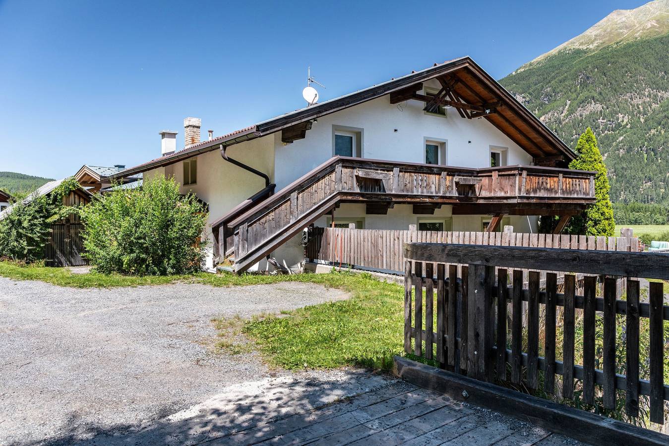 Ganze Wohnung, Apartment 'Ferienhaus Am Wasserfall Ap2' mit Bergblick, privater Terrasse und Wlan in Längenfeld, Ötztal