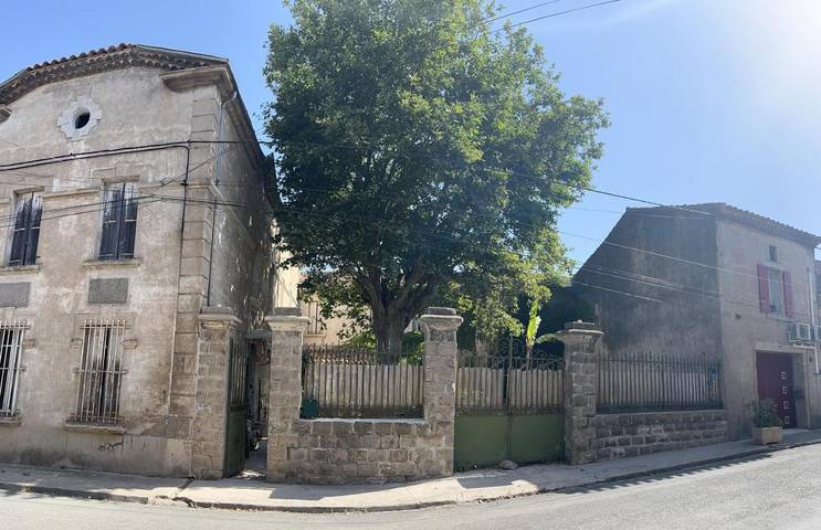 Chambre d’hôte pour 2 personnes, avec jardin ainsi que vue et piscine à Moux