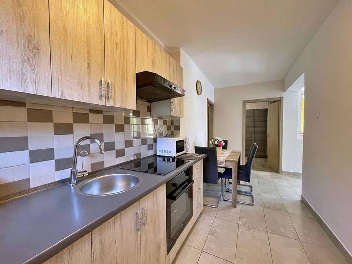Ganze Wohnung, Apartment Mara - Garten, Terrasse, Haustiere erlaubt, Grill, privater Parkplatz in Silo (Krk), Krk