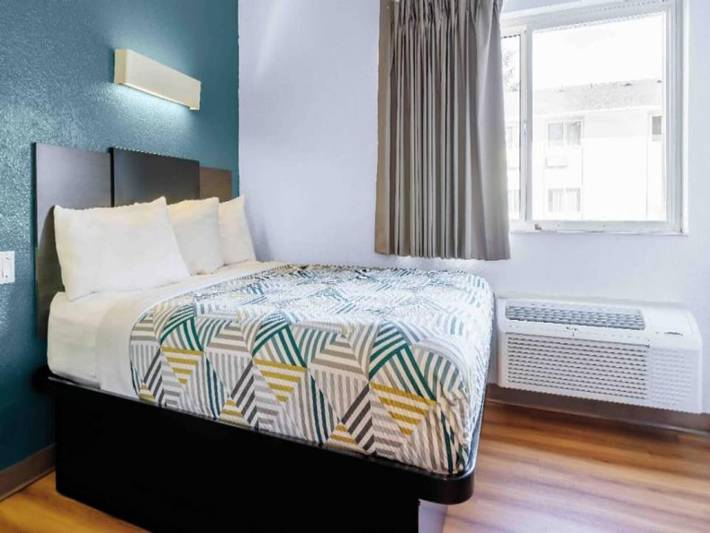 Ganze Wohnung, 1 Queensize-Bett | Mobilzugang Badewanne Nsmk Micfridg in SeaTac, King County