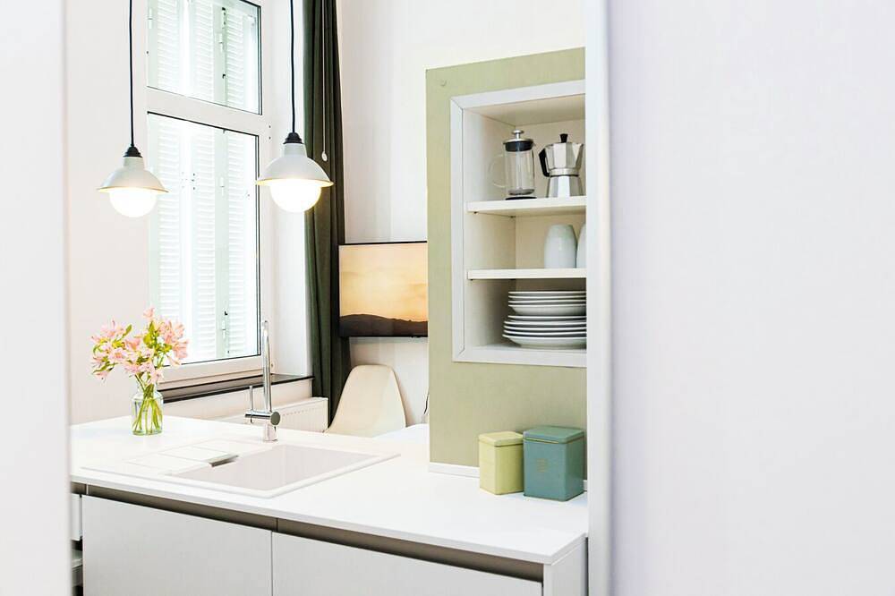 Ganze Wohnung, Sonniges ruhiges Studioapartment zur Gartenseite in Köln, Rheinland