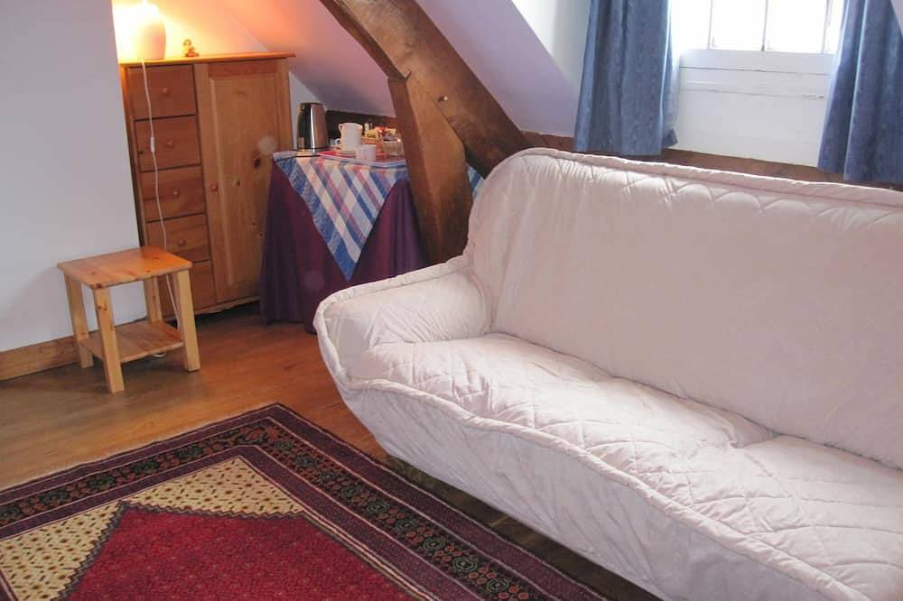 Chambre d'hôtes familiale avec piscine in Châteauneuf-la-Forêt, Région de Limoges