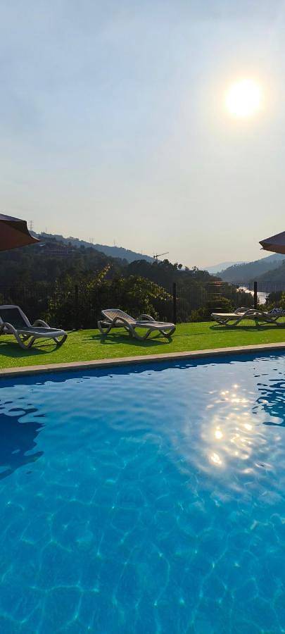 Location de vacances pour 8 personnes, avec vue ainsi que piscine et jardin dans Caniçada - 2