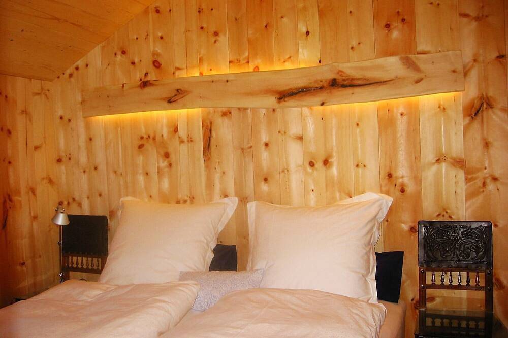 Zirbenholz Ferienhaus mit Sauna, großer Terrasse und eingezäuntem Garten in Aschau im Chiemgau, Bayerische Alpen