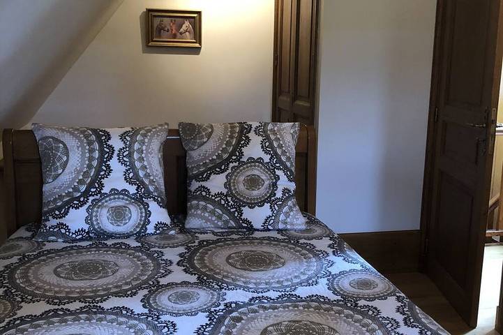 Gîte pour 5 personnes, avec jardin et piscine à Saint-Alyre-ès-Montagne - 2